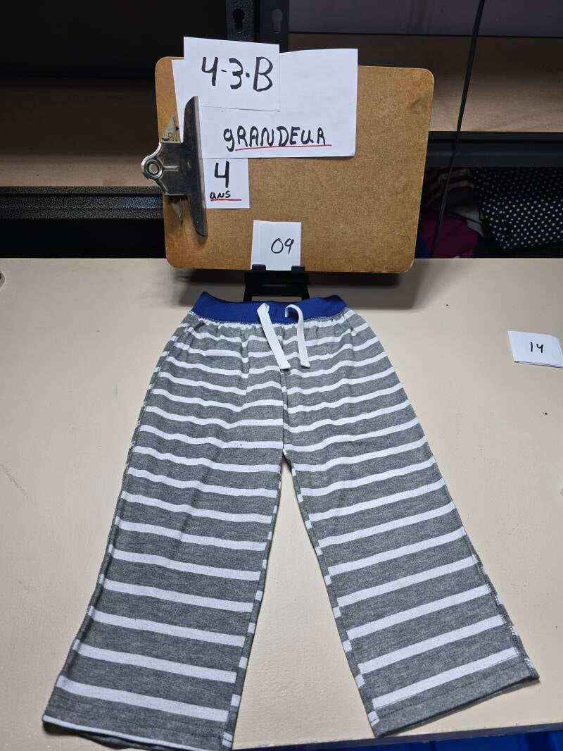 4-3-B 9  Enfant 4 Pantalon