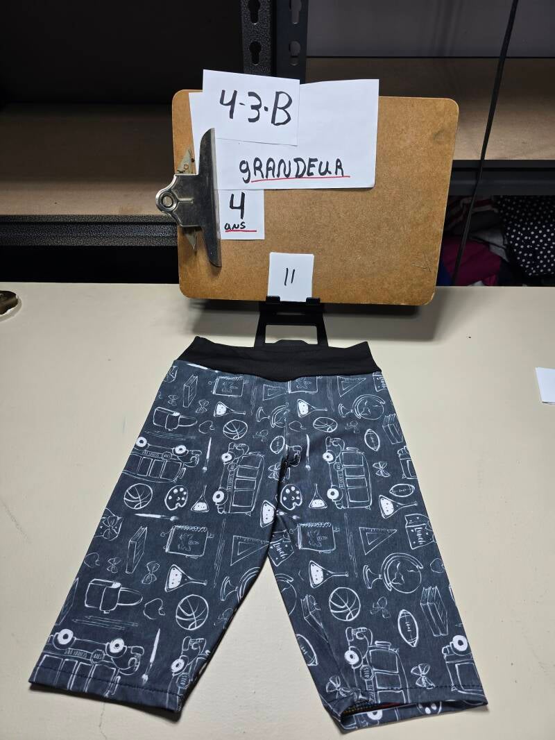 4-3-B 11  Enfant 4 Pantalon