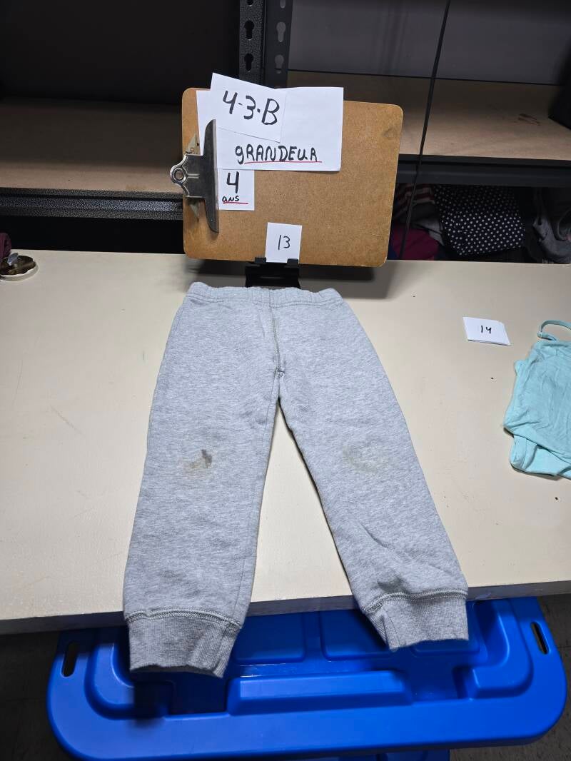 4-3-B 13  Enfant 4 Pantalon
