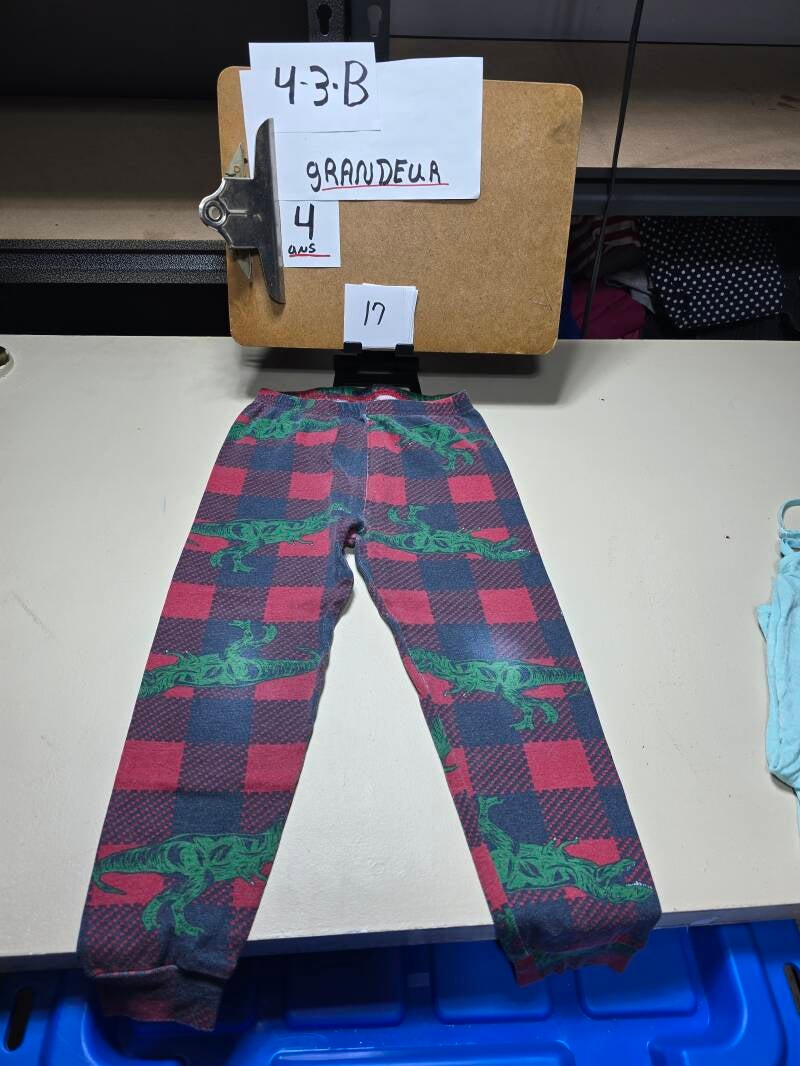 4-3-B 17  Enfant 4 Pantalon