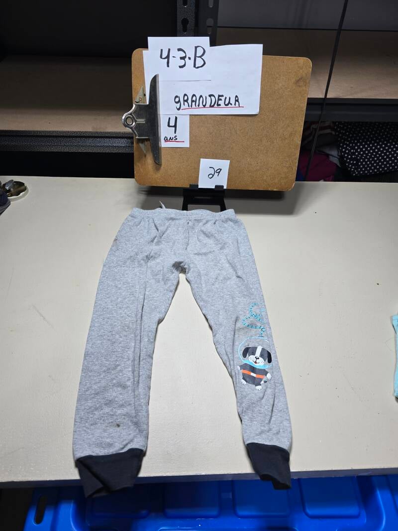 4-3-B 29  Enfant 4 Pantalon