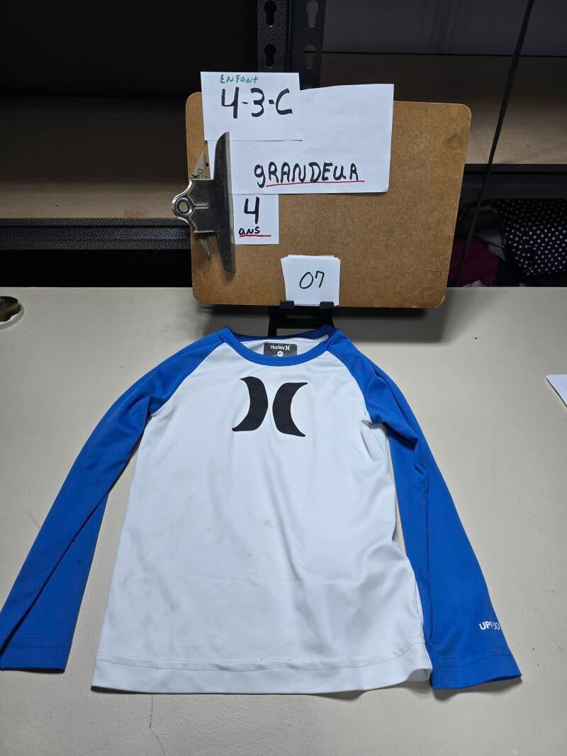 4-3-C 7  Enfant 4 Chandail