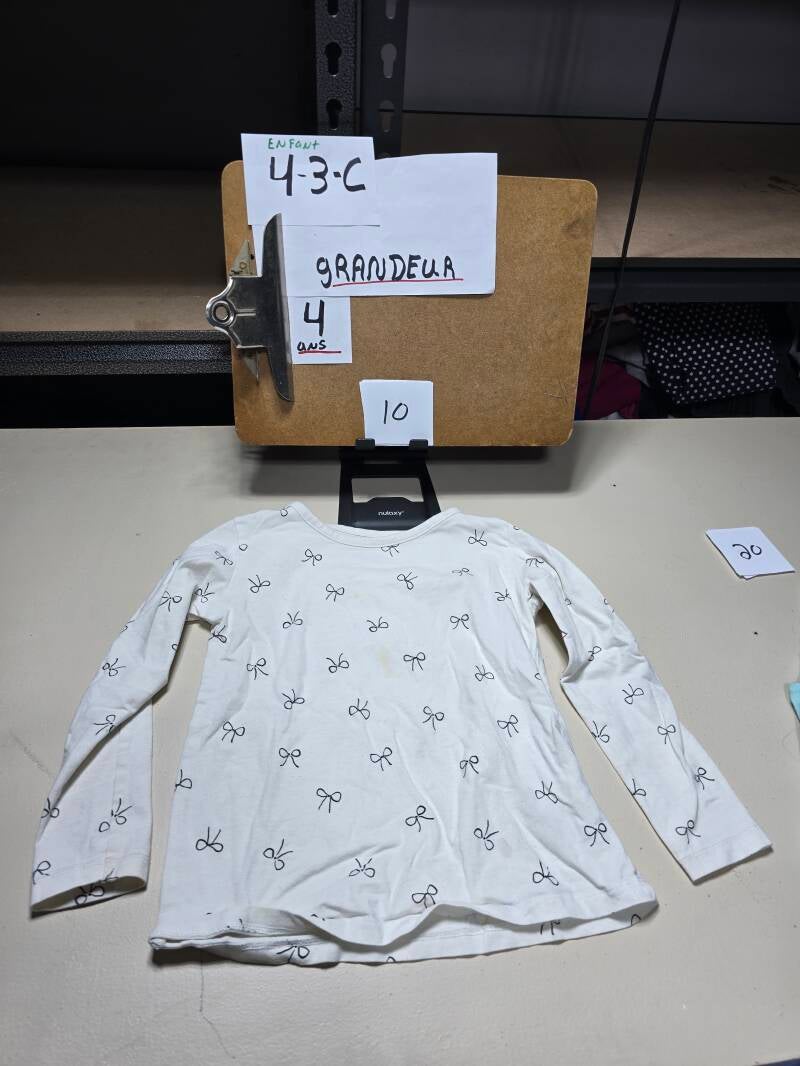 4-3-C 10  Enfant 4 Chandail