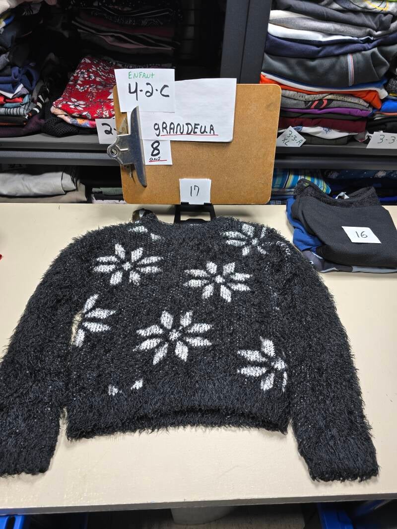 4-2-C 17  Enfant 8 Chandail