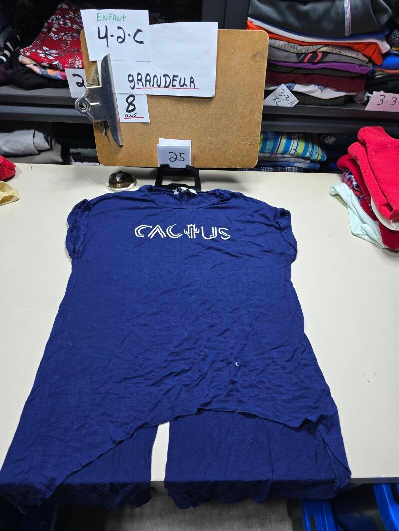 4-2-C 25  Enfant 8 Chandail