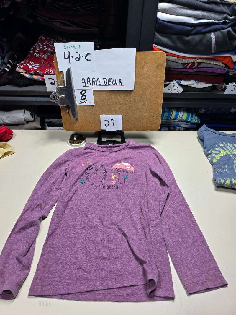 4-2-C 27  Enfant 8 Chandail