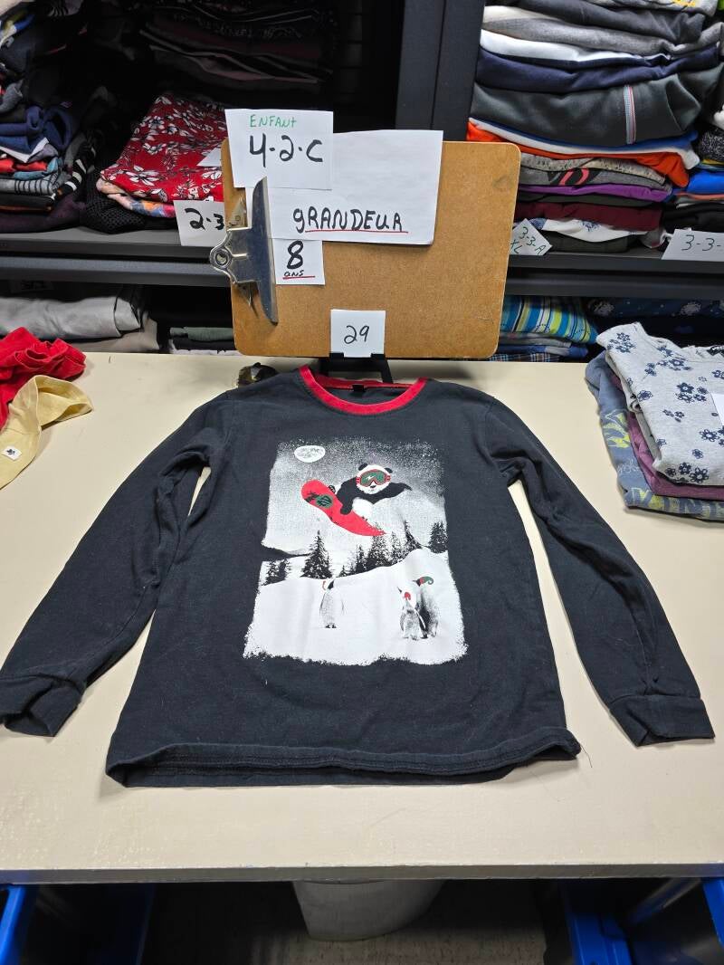 4-2-C 29  Enfant 8 Chandail
