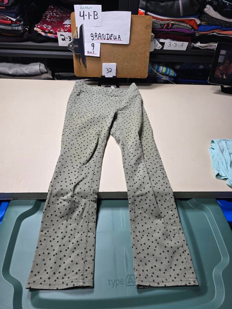 4-1-B 32  Enfant 9 Pantalon
