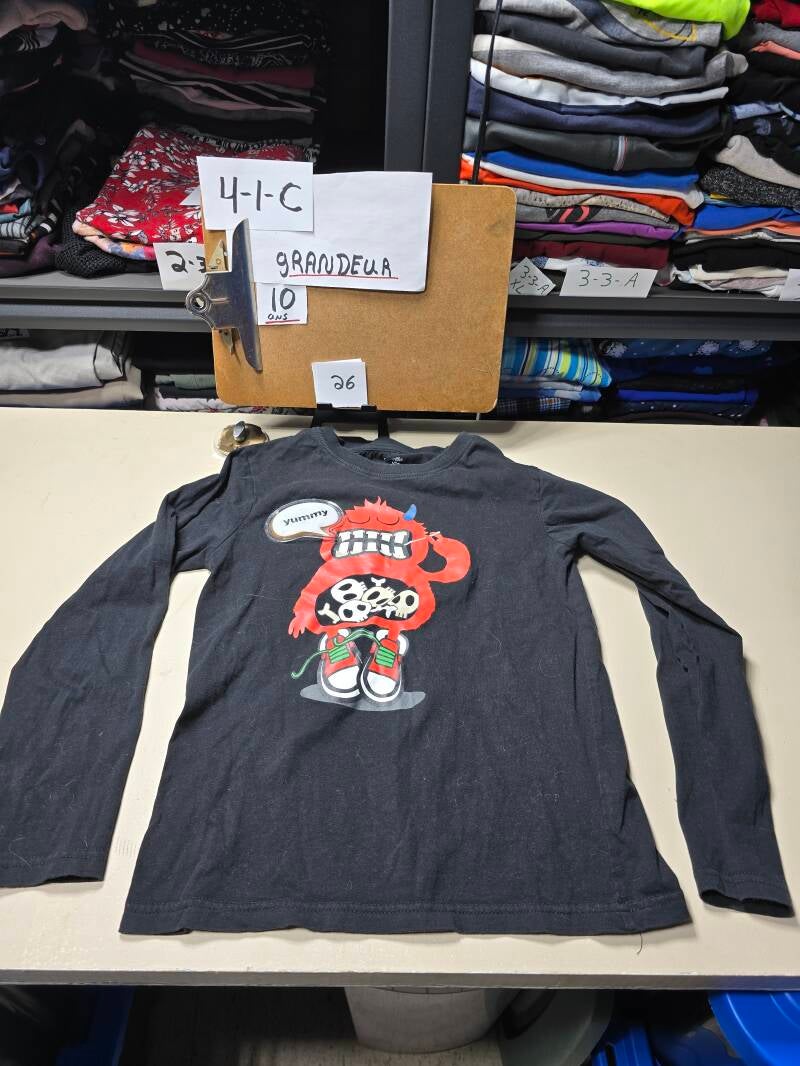 4-1-C 26  Enfant 10 Chandail