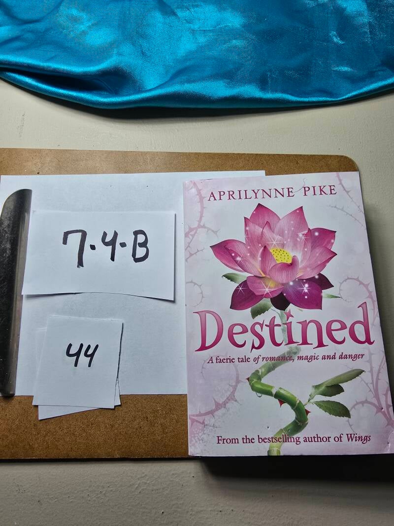 7-4-B 44 Livre a