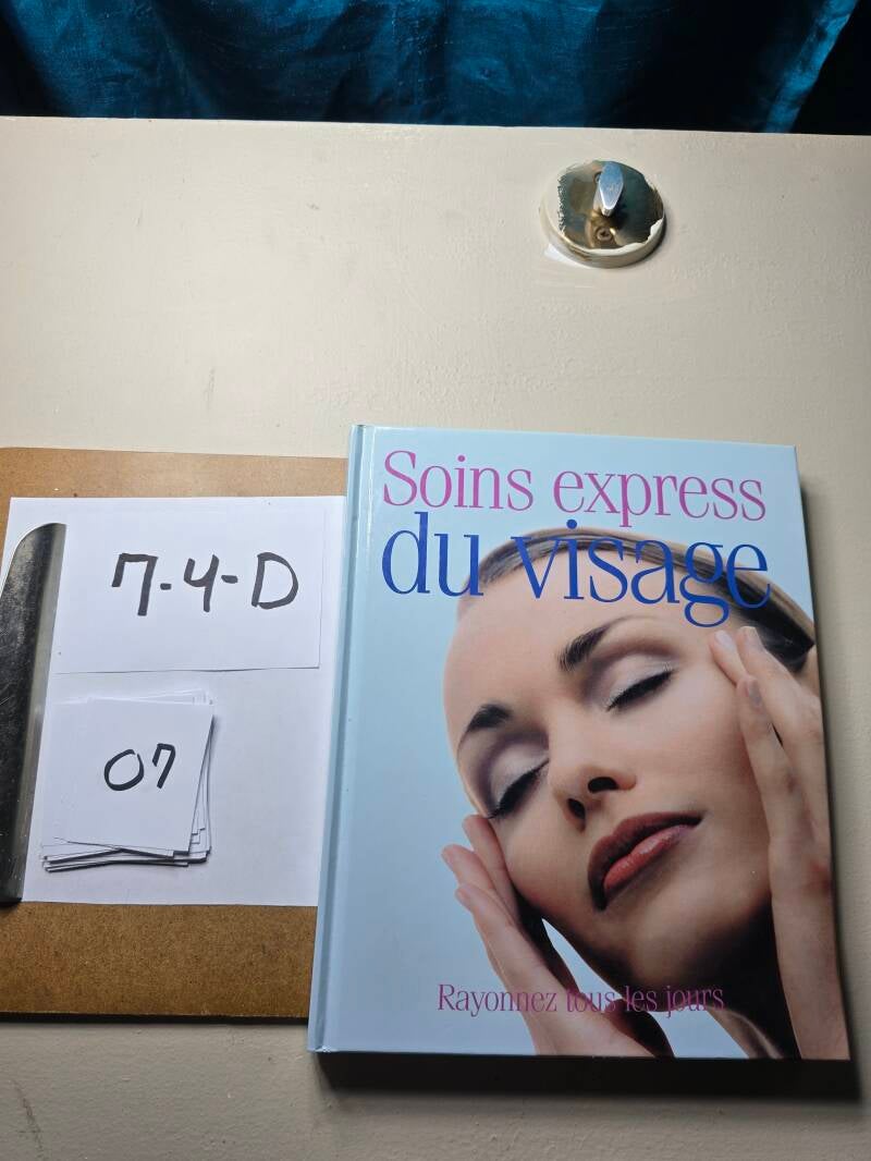 7-4-D 7 Livre a