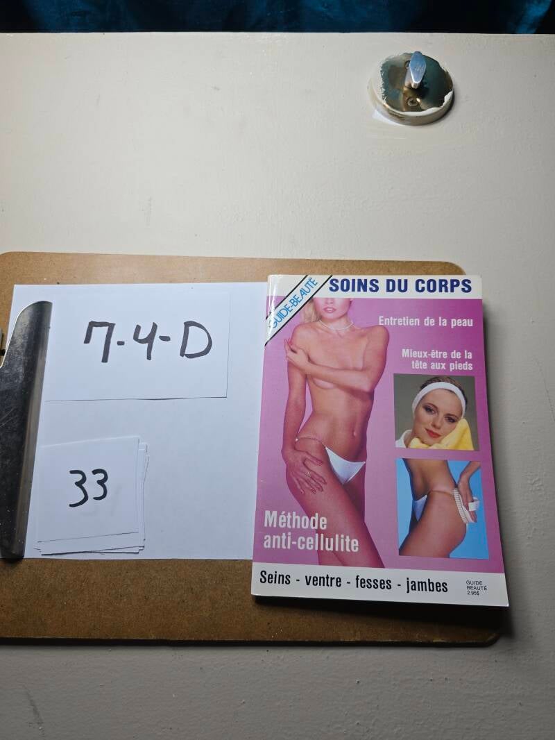 7-4-D 33 Livre a