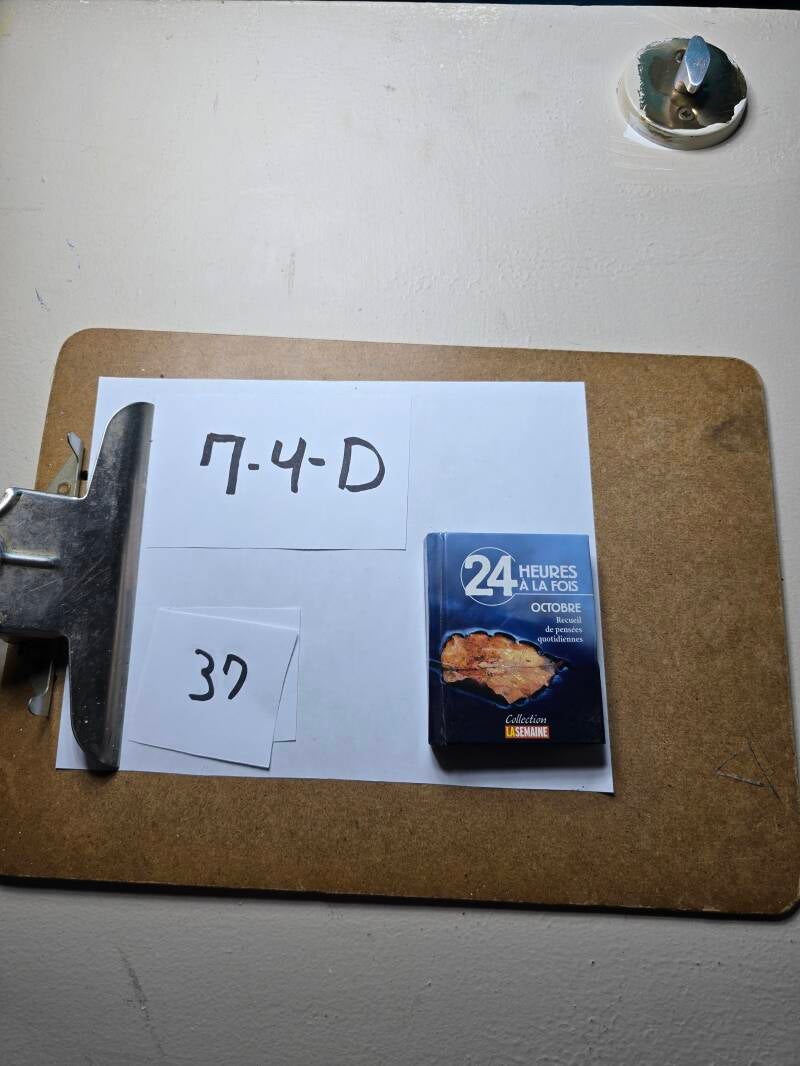 7-4-D 37 Livre a