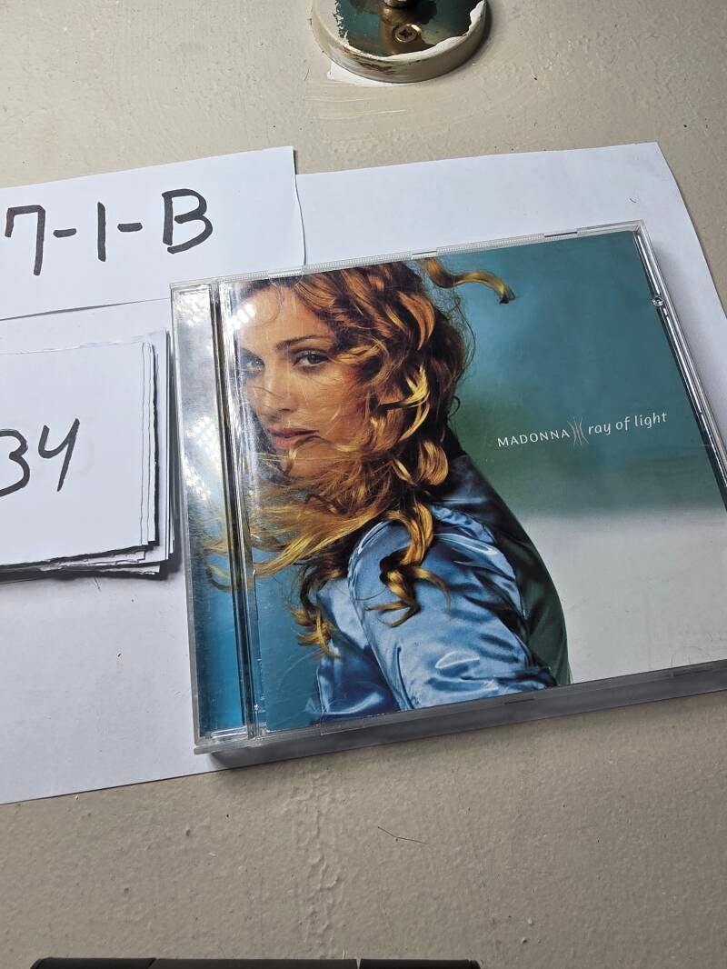 7-1-B 34 audio CD