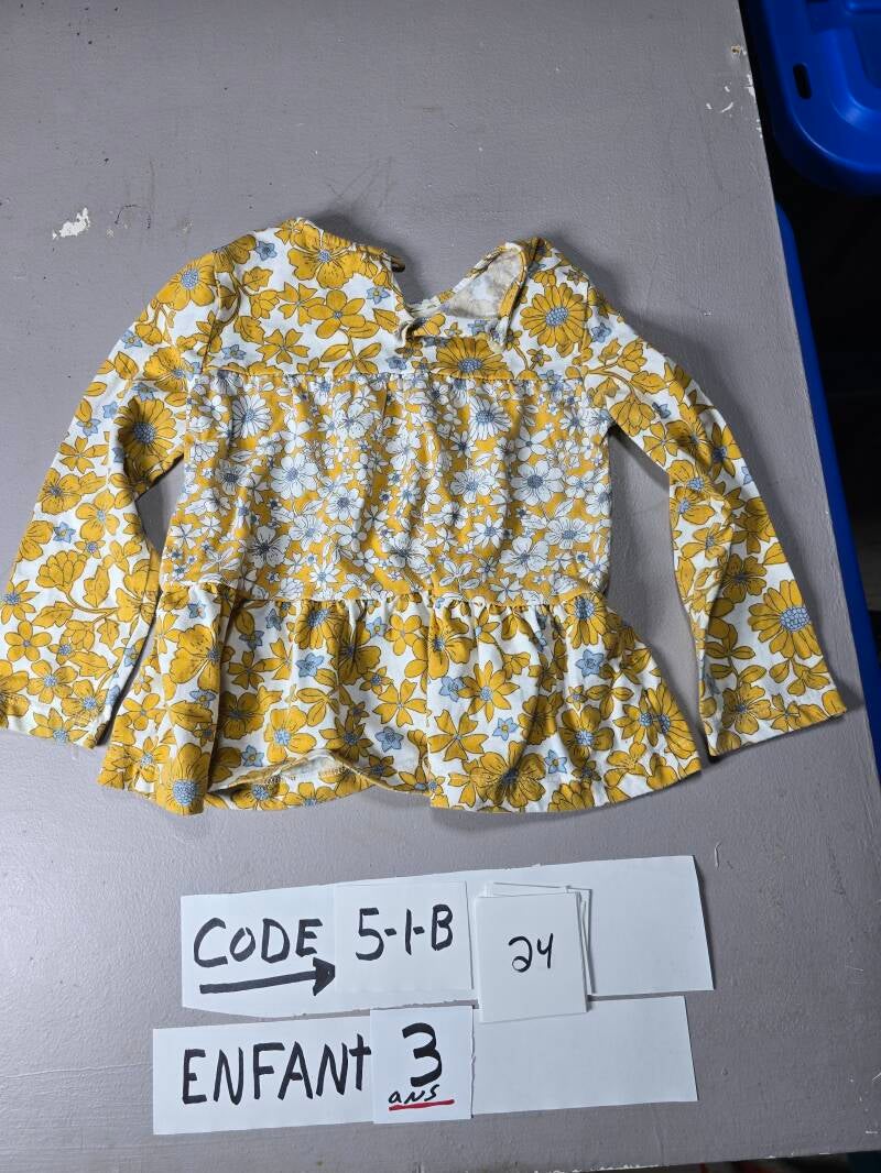 5-1-B 24  Enfant 3 Chandail