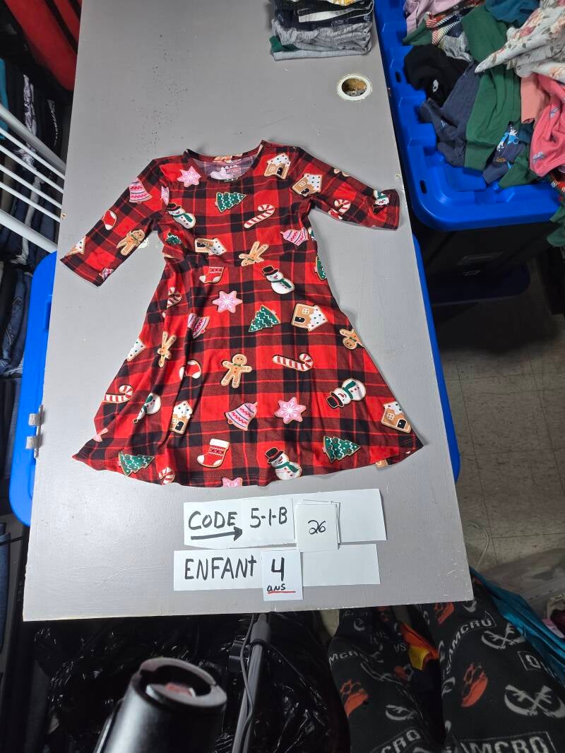 5-1-B 26  Enfant 4 Chandail
