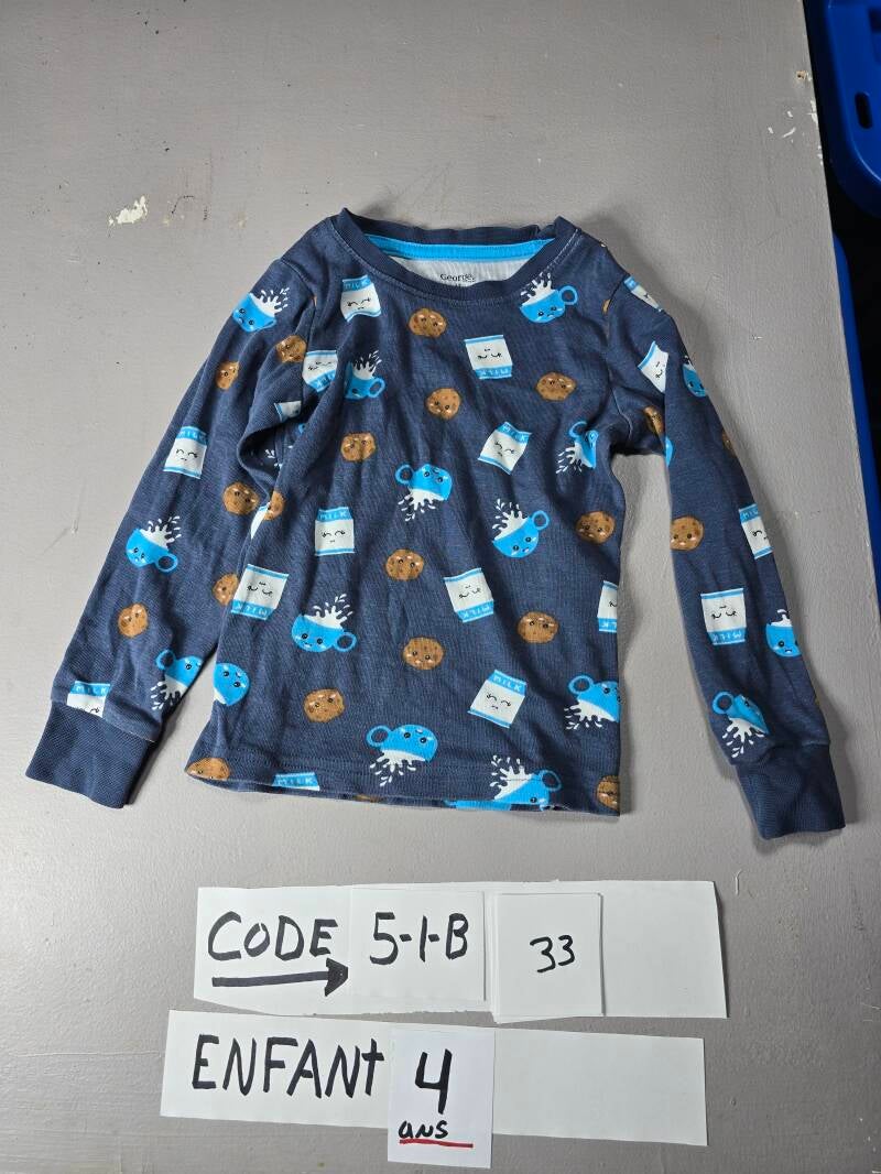 5-1-B 33  Enfant 4 Chandail
