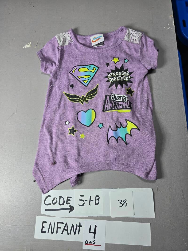 5-1-B 38  Enfant 4 Chandail