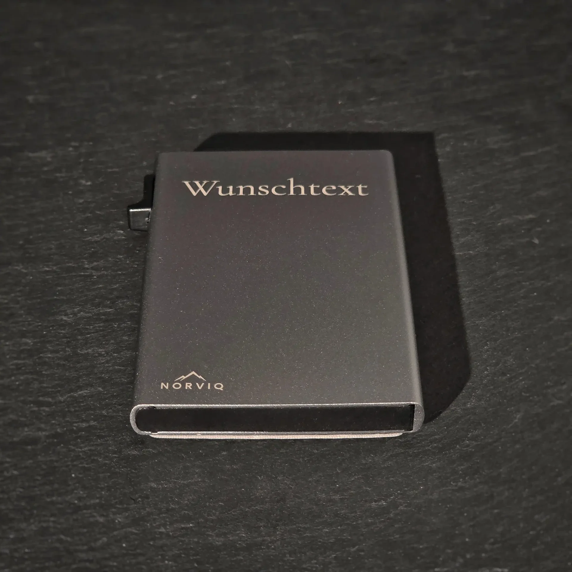 NORVIQ Aluminium Wallet Personal Edition – RFID Kartenetui mit individueller Gravur