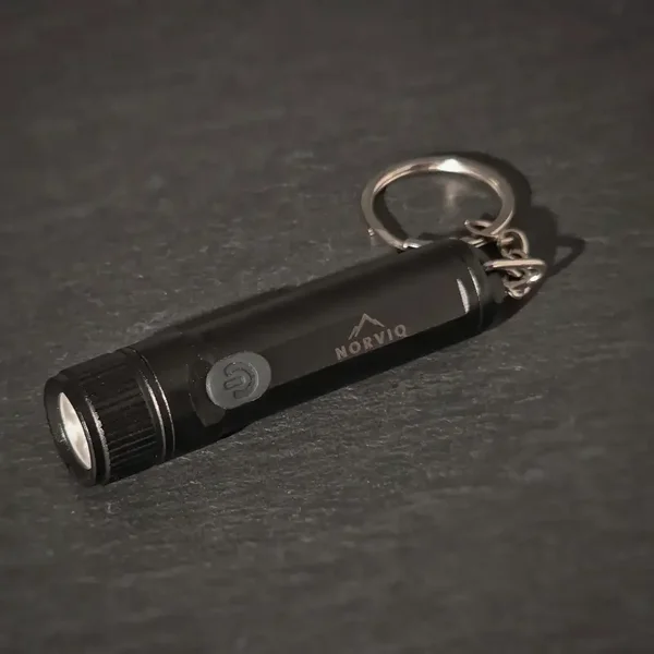 NORVIQ Beam Mini – Wiederaufladbare Schlüsselbund Taschenlampe