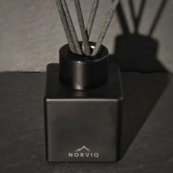 NORVIQ Reed Diffuser eckig– Matte Duftflasche Schwarz | 1 Stück