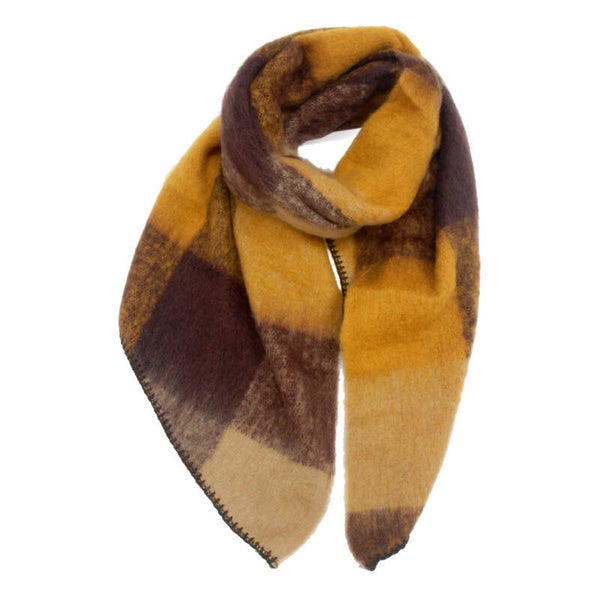 🧣 Soft Checked Winter Scarf – Honey Mustard Blend