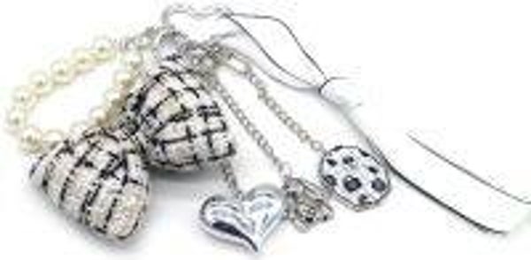 🤍 Charming Bow Bag Charm