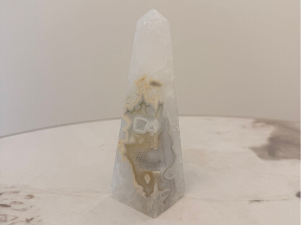 Agaat obelisk met druzy