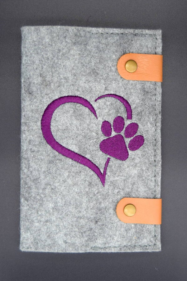 Impfpasshülle "Pfotenherz - flieder