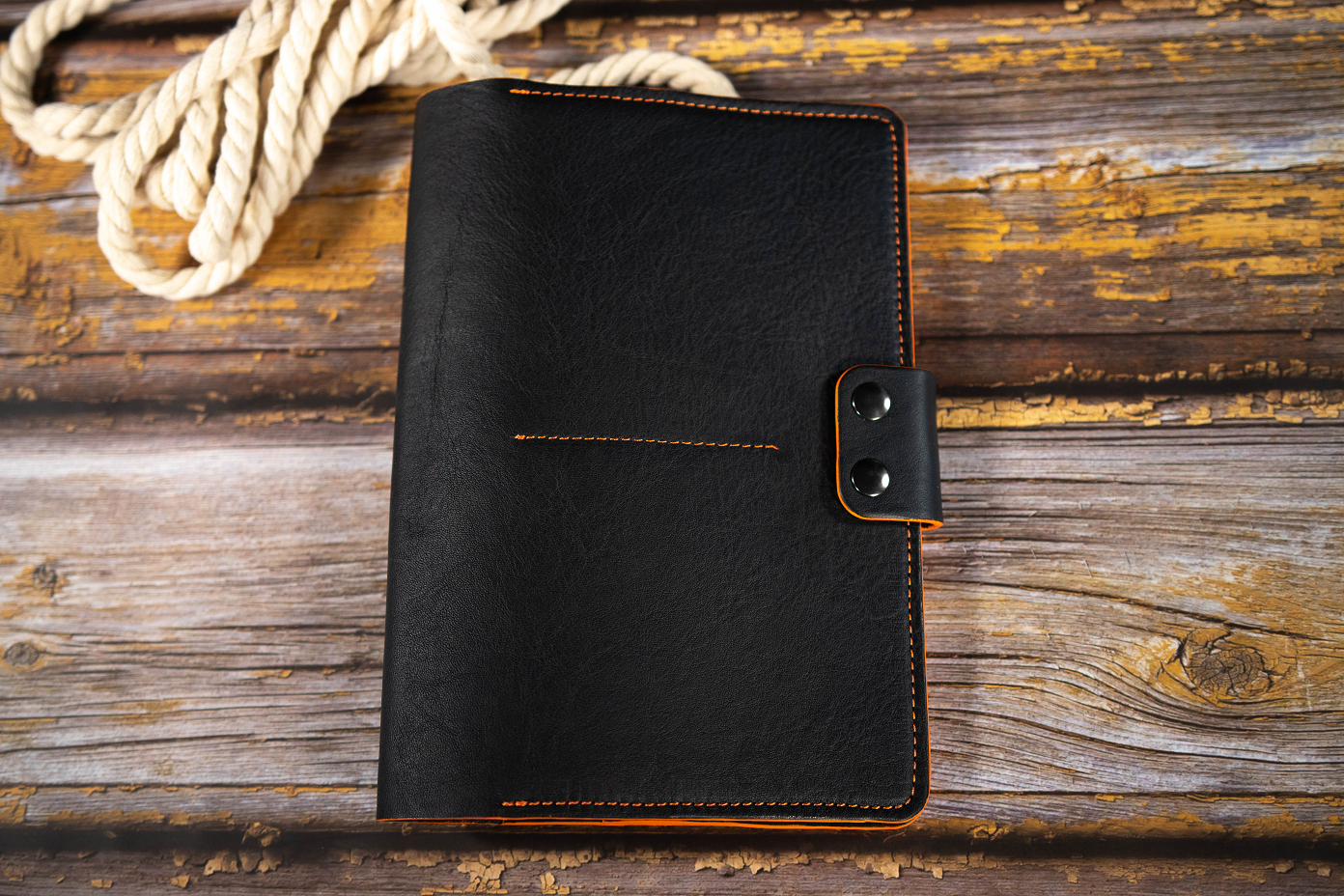 Travel Wallet schwarz/orange für 4 Pässe