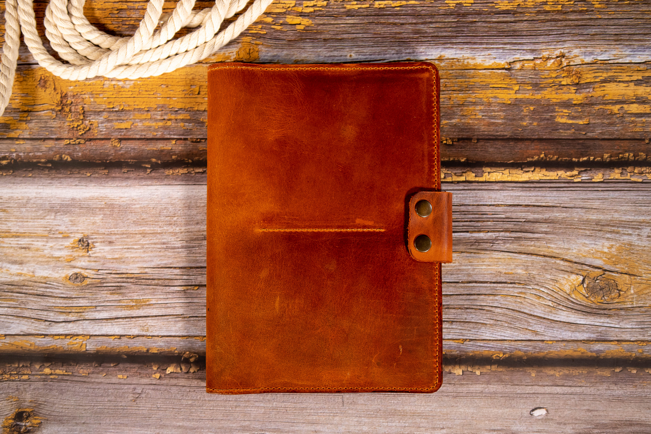 Travel Wallet CRAZY HORSE cognac für 4 Pässe