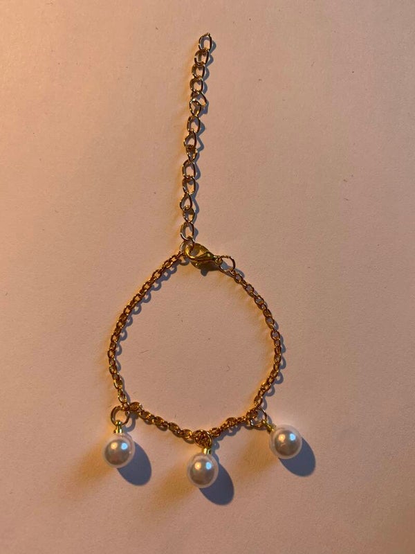 Golden pearl bracelet