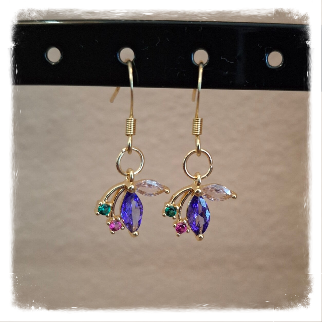 Goldplated Oorbellen met Gekleurde Bloemblaadjes