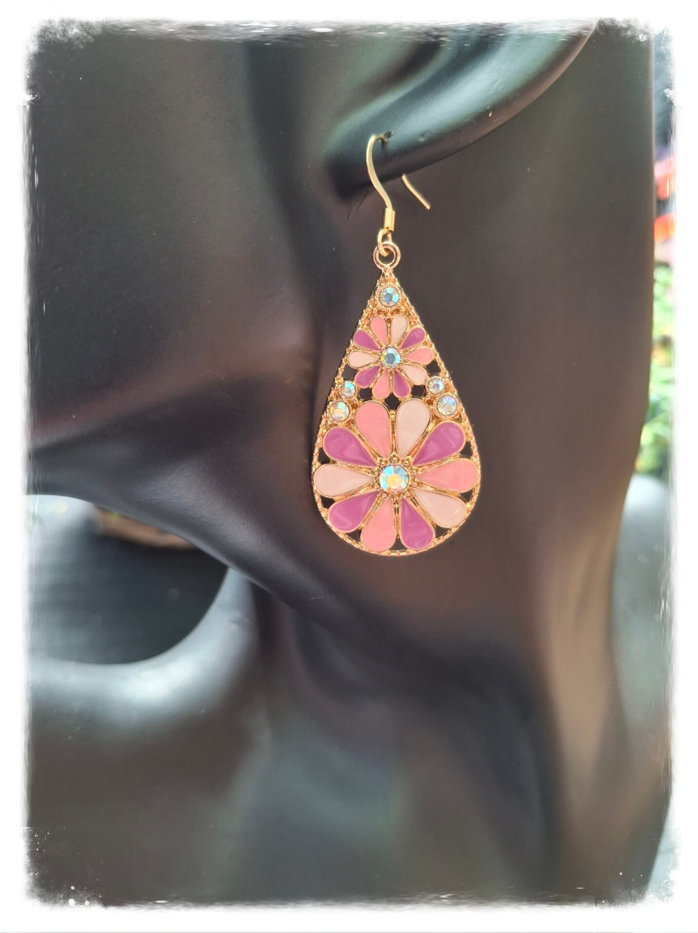 🌸 Goldplated Oorbellen – Bloemenpracht in Roze en Goud