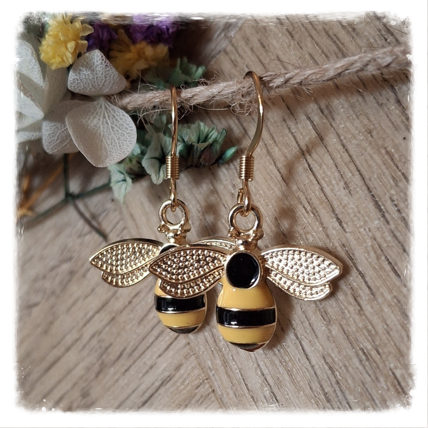 Goldplated Bijen oorbellen