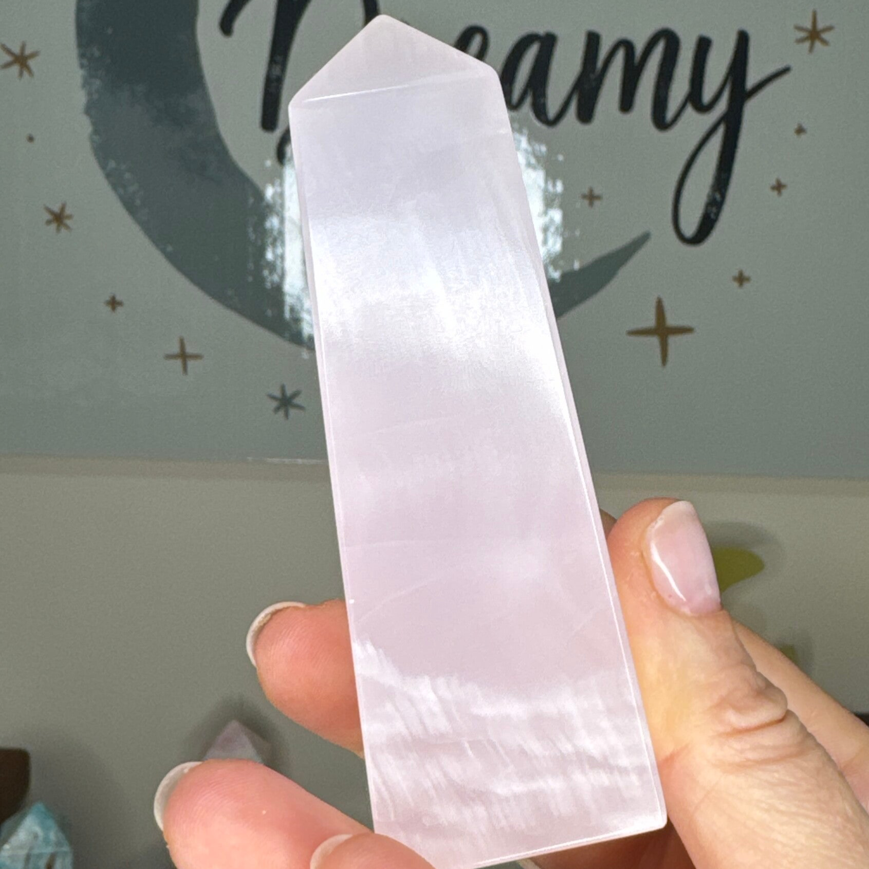 Mangano Calcite Tower fy44
