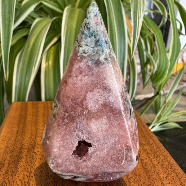 Pink Amethyst from Brazil Diamond Point sc17
