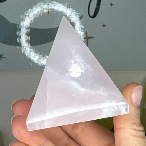 Mangano Calcite Pyramid fy39