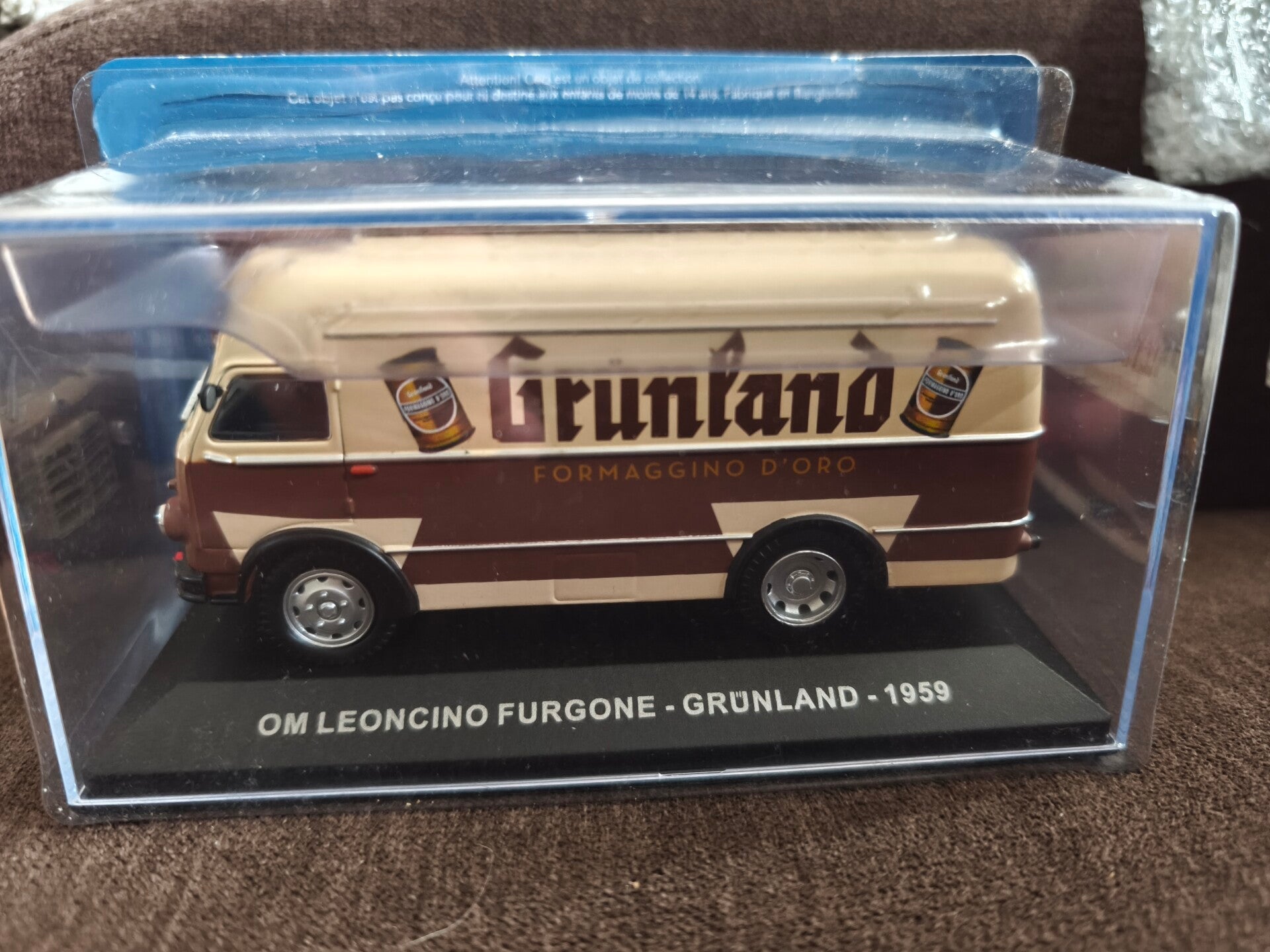 OM Leoncino Furgone Grünland von Hachette 1:43