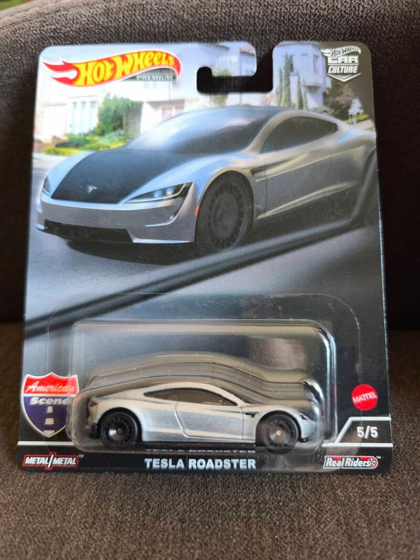 Tesla Roadster American Scene