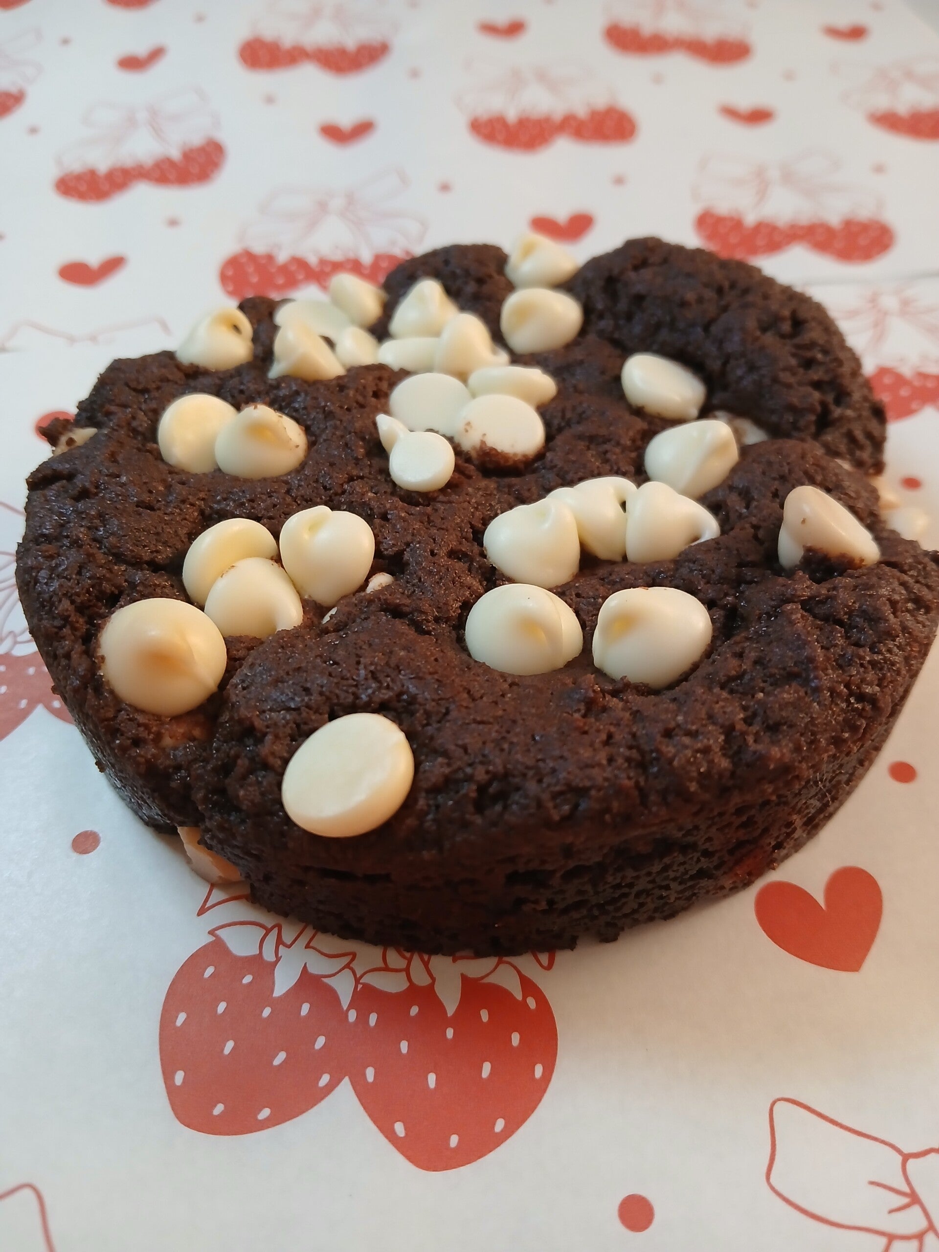 Chocolate Cookie with White Chocolate Chips (half dozen)
