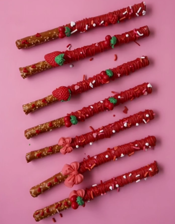 Dipped & Drizzled Pretzel Rods