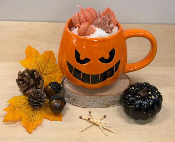 herfst en Halloween collectie Pompoentas gevuld met pompoentjes