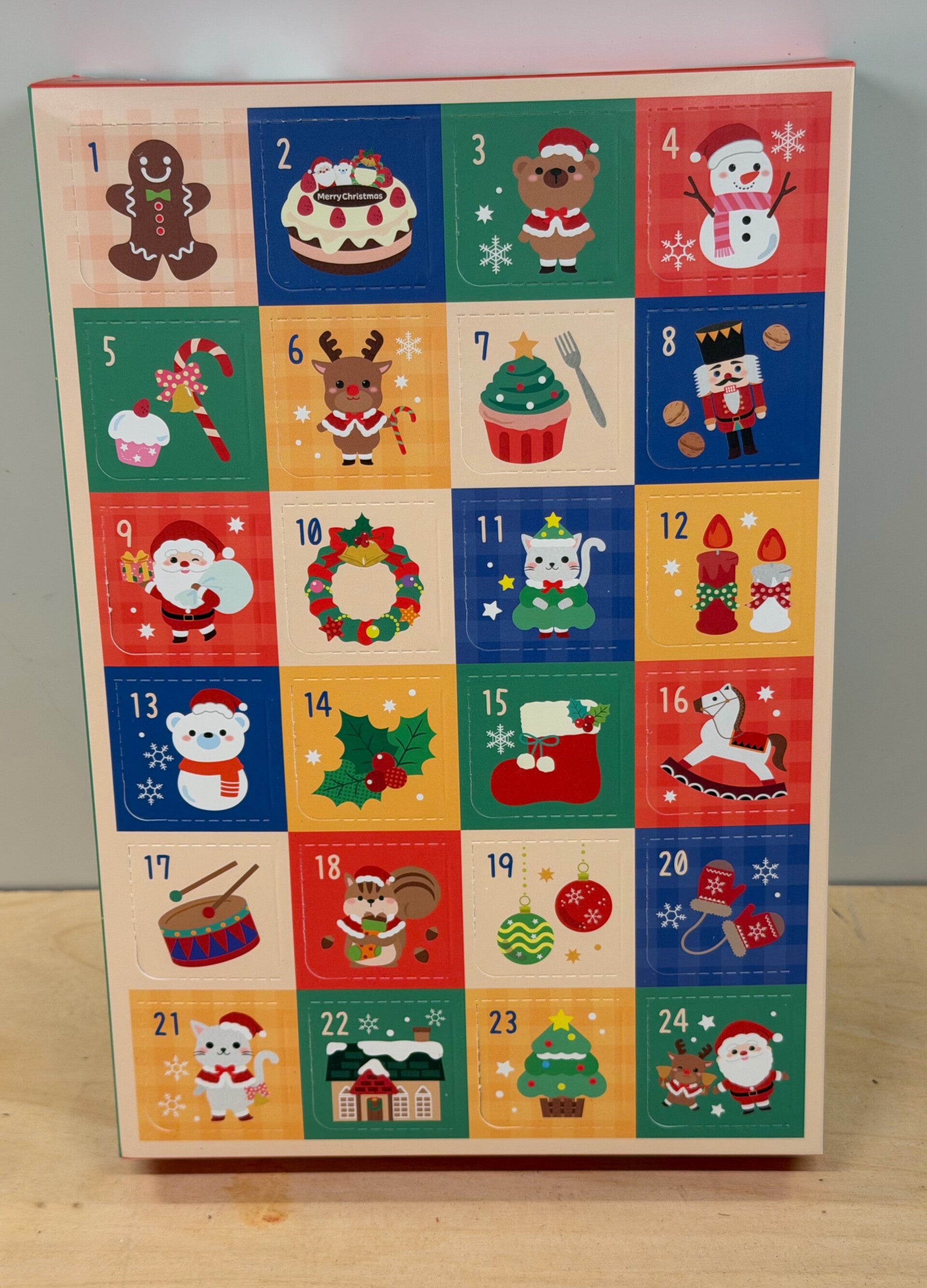 Adventskalender klein model met kerstfiguurkaarsjes
