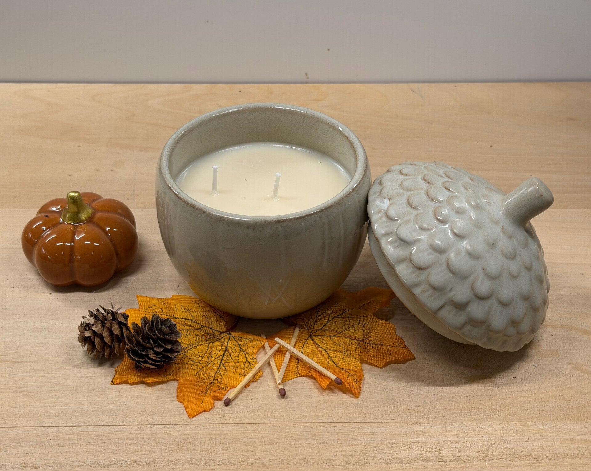 Herfst en Halloween collectie Kaars in eikel pot met deksel