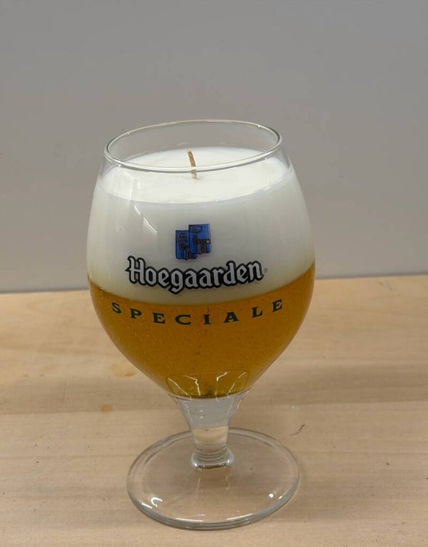 Bier en apéro time Witte van Hoegaarden op voet