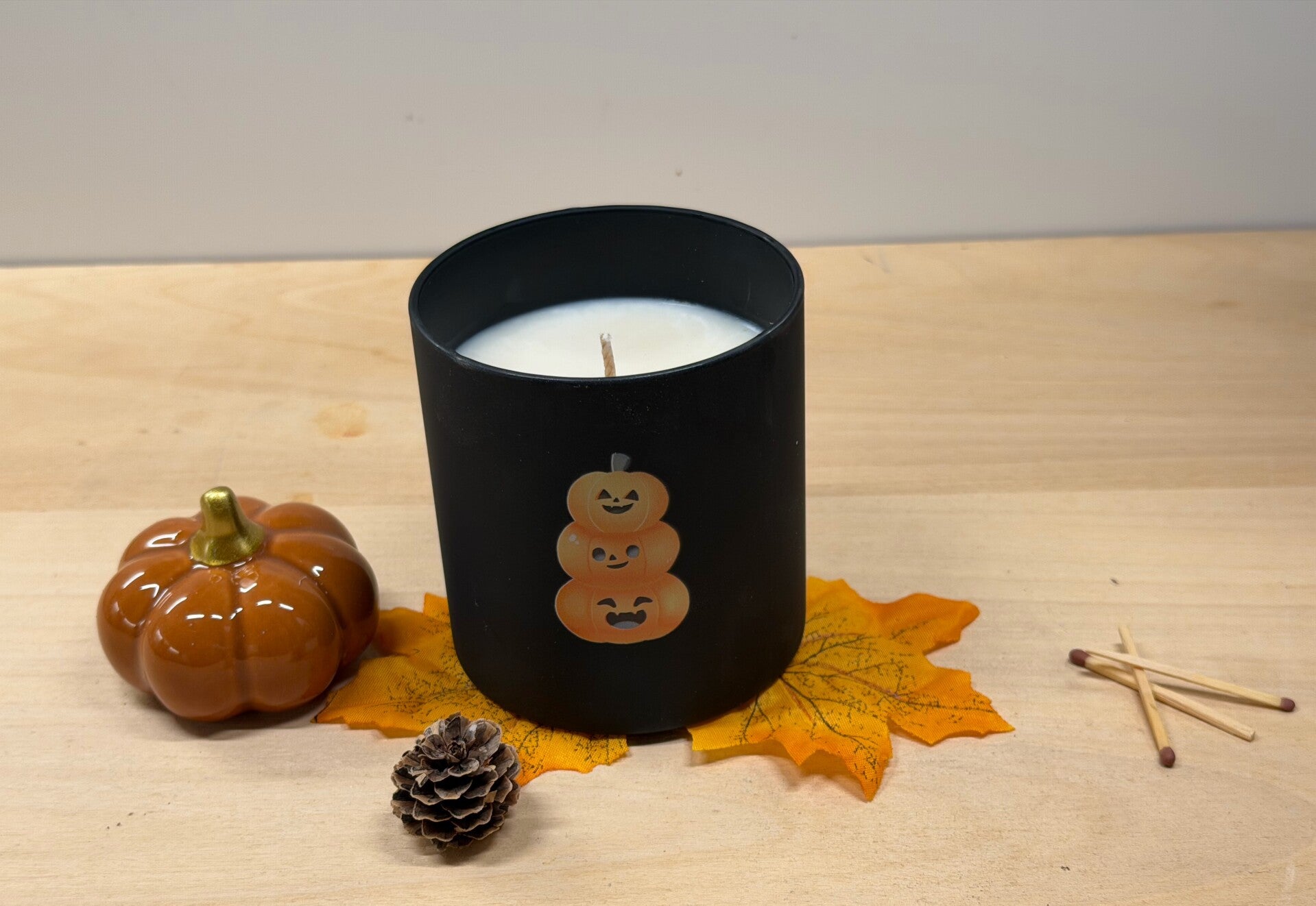 Herfst en Halloween collectie zwart glazen potje met pompoentjes
