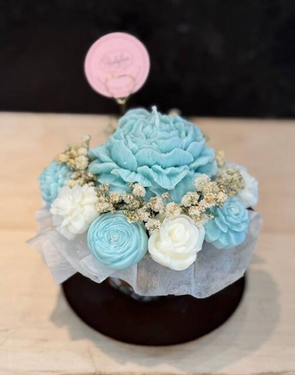 Bouquet Candle in metalen kop en schoteltje S