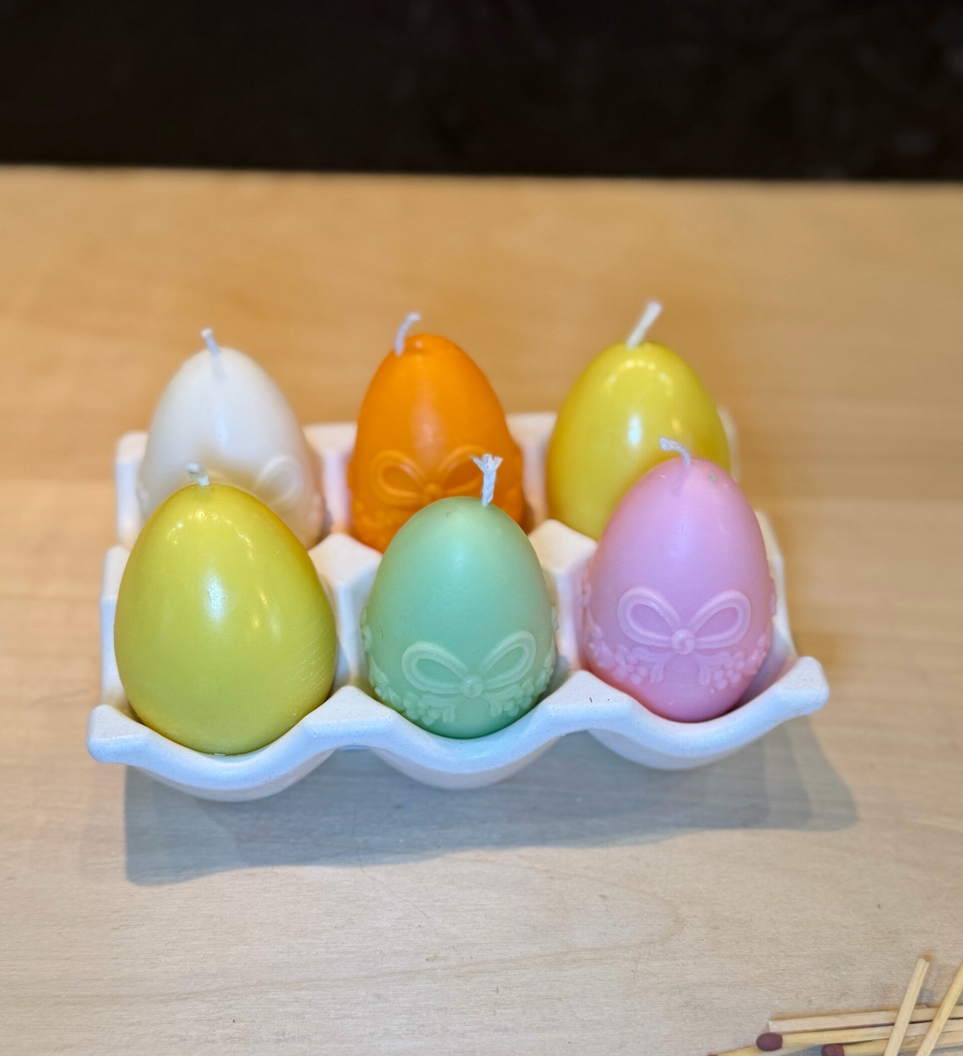 Happy Easter 6 eieren in eierschaal