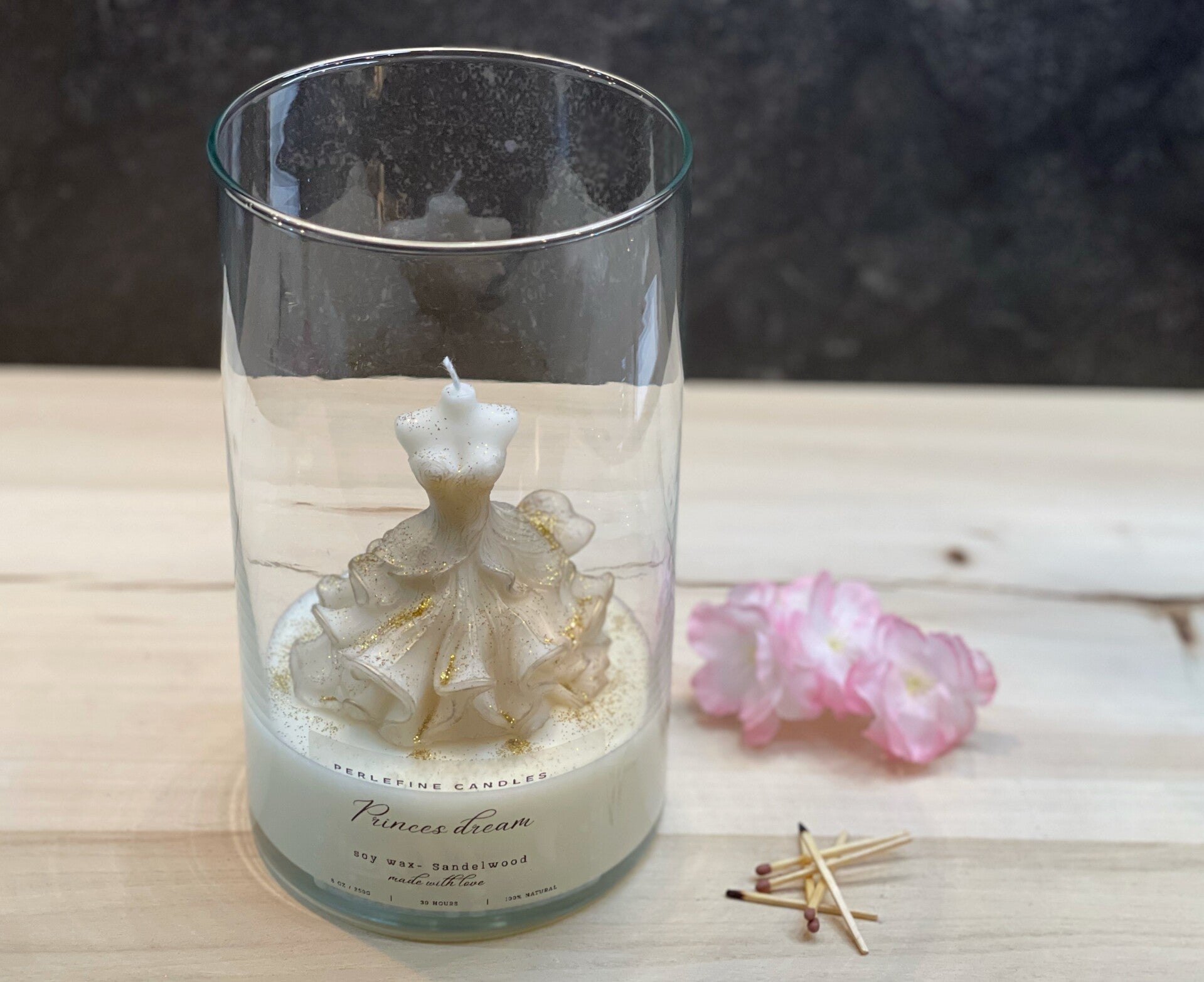 Decoratieve kaars met baljurk